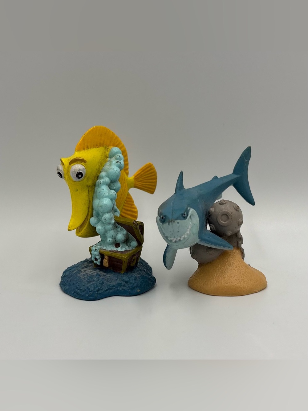 RARE Y2K Vintage Finding Nemo Toy Figures- Bubbles Bruce Collectible Pixar